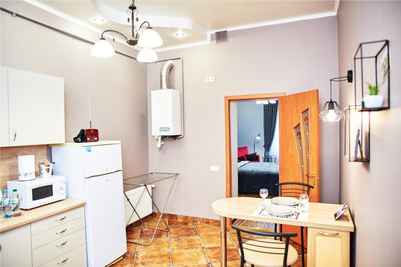 Designer Apartment In The Center Lviv Exterior photo